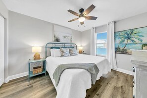 Elite Condo 1 Bedroom 2 Bathrooms Ocean View 8th Floor | Individuelt dekorert, individuelt innredet og blendingsgardiner