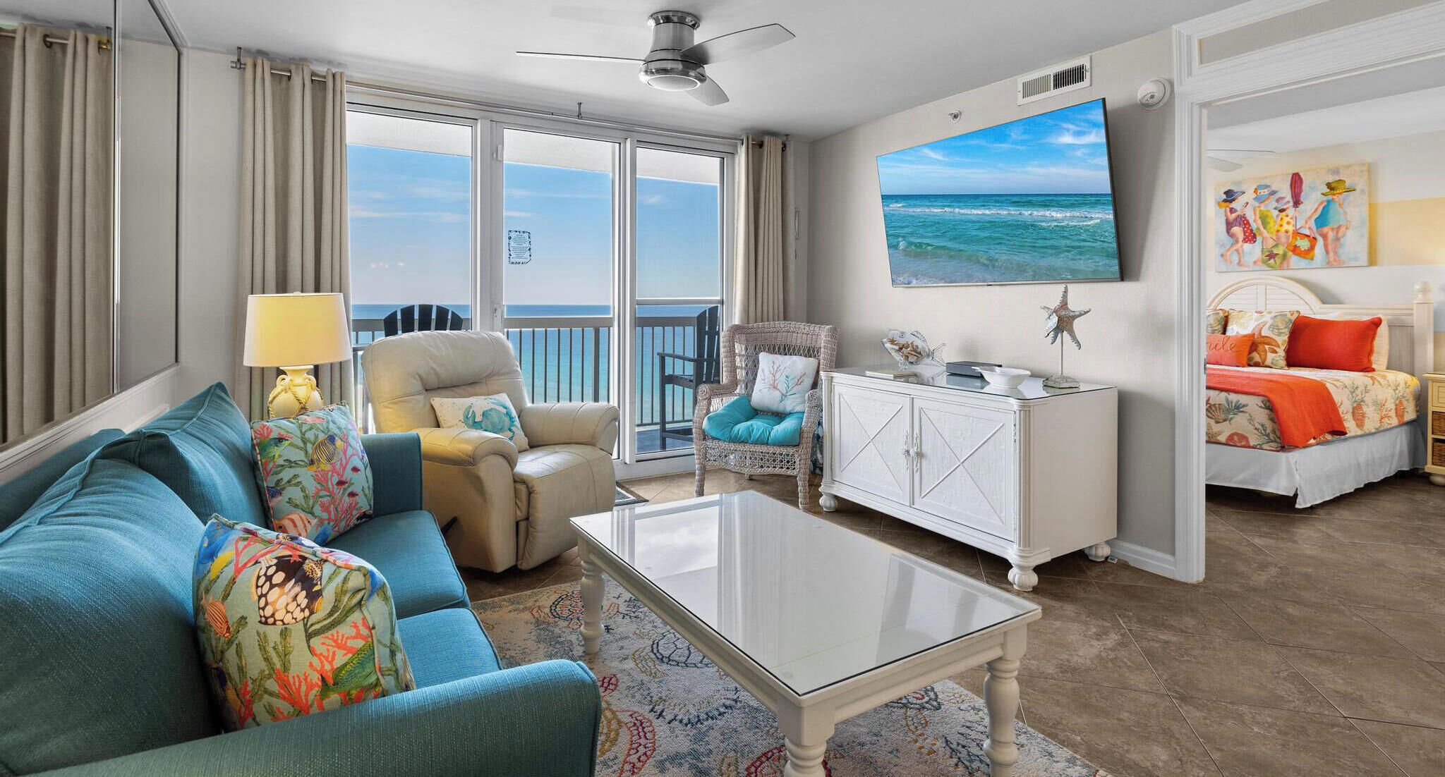 Elite-Apartment, 2 Schlafzimmer, 2 Bäder, Meerblick | Individuell dekoriert, individuell eingerichtet, Verdunkelungsvorhänge