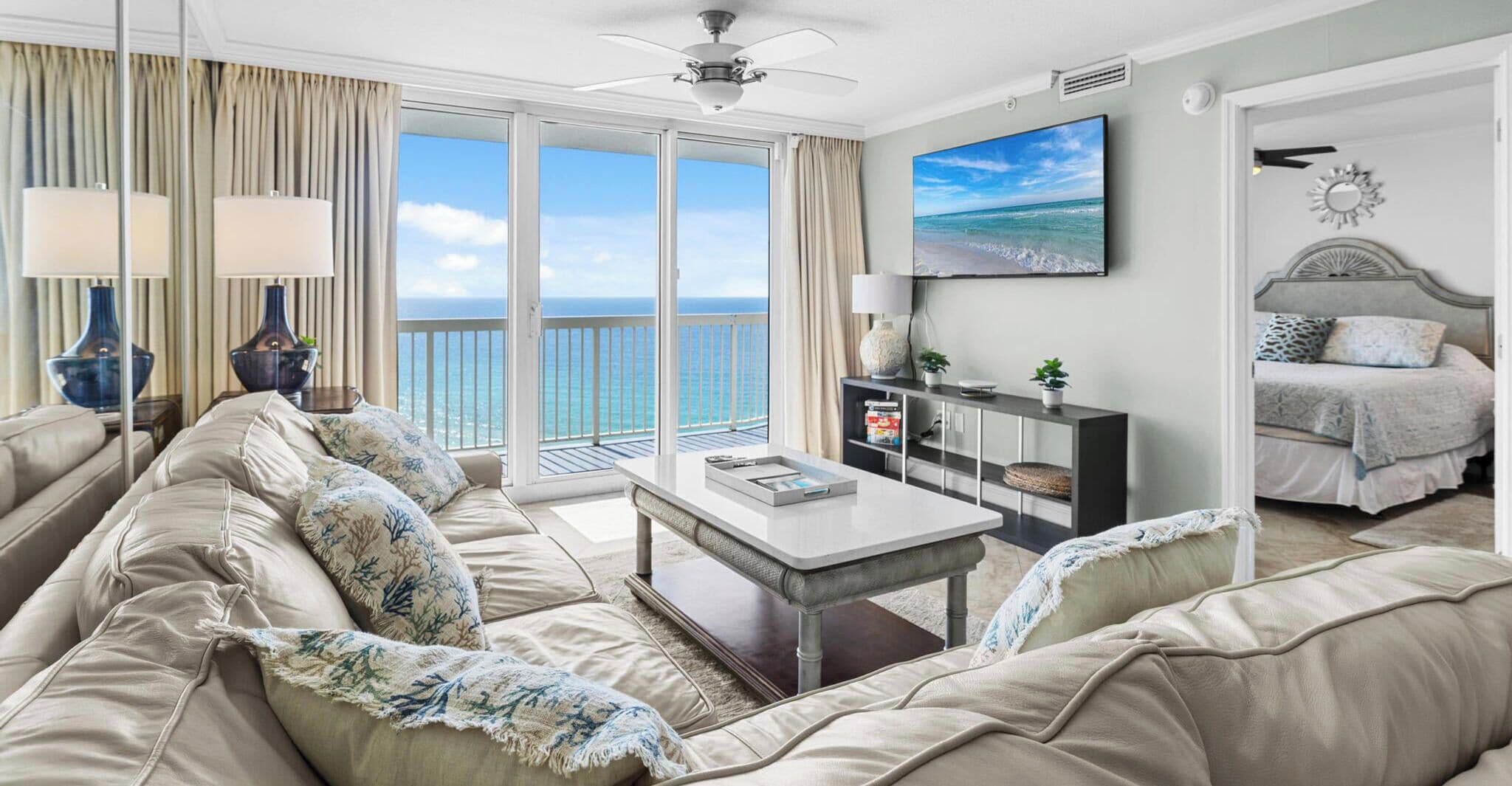 Elite-Apartment, 2 Schlafzimmer, 2 Bäder, Meerblick | Individuell dekoriert, individuell eingerichtet, Verdunkelungsvorhänge