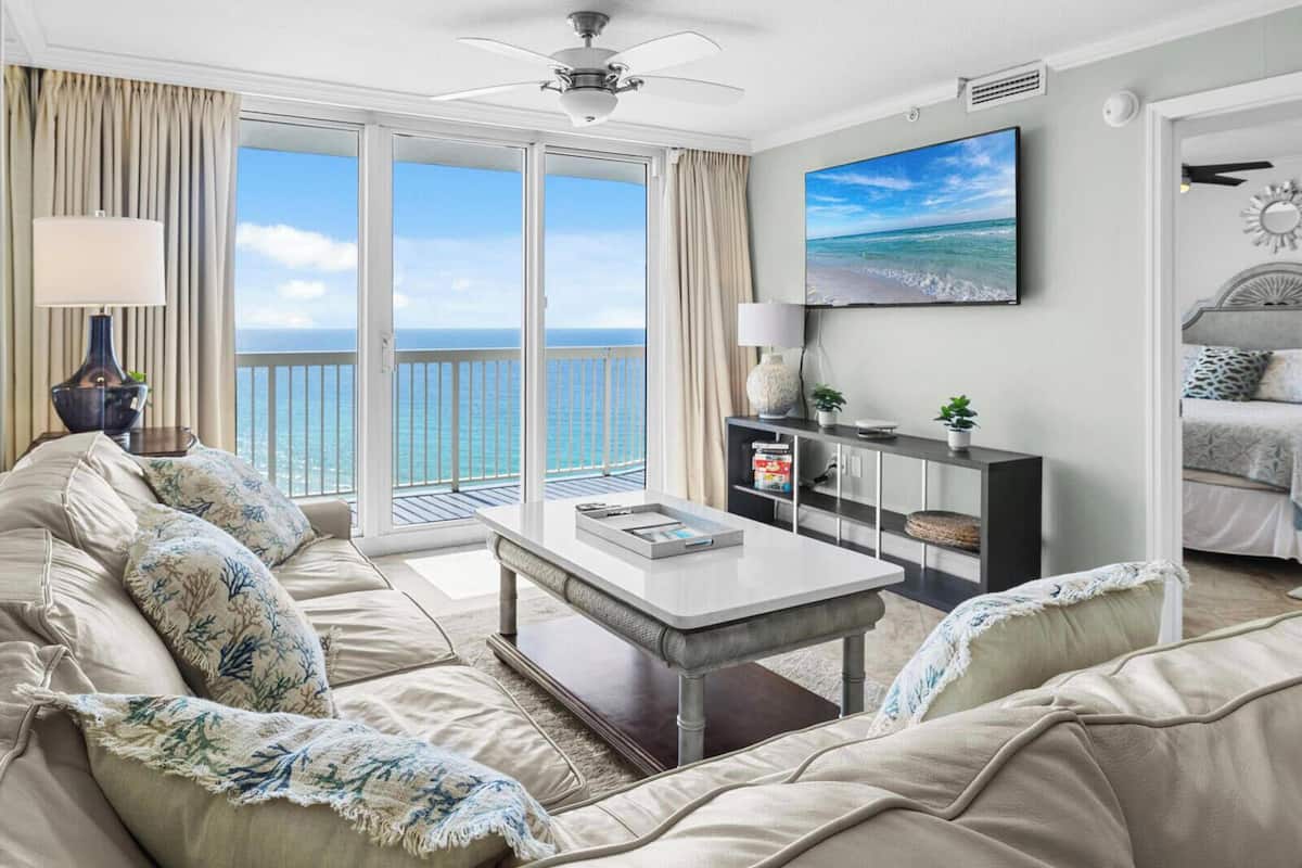 Elite Condo 2 Bedrooms 2 Bathrooms Ocean View 20th Floor | Blendingsgardiner, strykejern/-brett og wi-fi (inkludert)