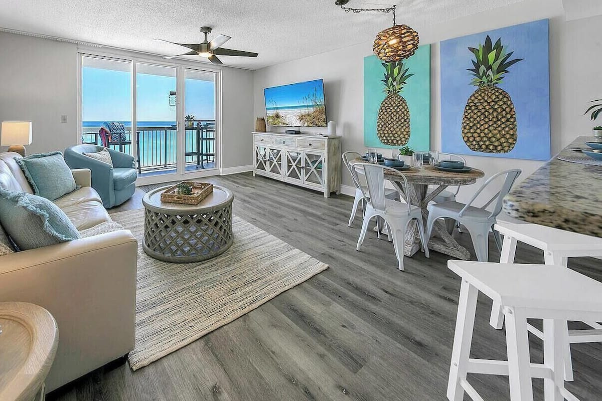 Elite Condo 1 Bedroom 2 Bathrooms Ocean View 8th Floor | Blendingsgardiner, strykejern/-brett og wi-fi (inkludert)