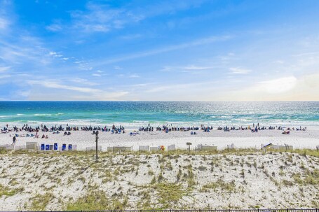 Pelican Beach Resort by Colasan - Image 60