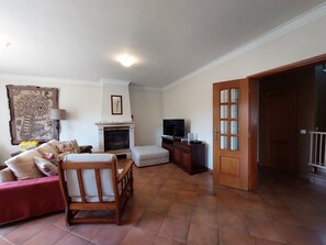 Smart TV, DVD player, stereo