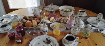 Hus Daniela; fantastisk utsikt over innsjøen og peis, perfekt for familieferier