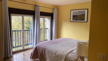 2 dormitorios, tabla de planchar con plancha, wifi gratis y ropa de cama
