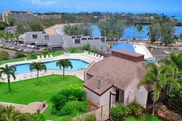Pool area close to our condo overlooking Kalapaki beach.