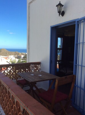 Outdoor dining - A Beautiful Refurbished Spanish Village House With Stunning Pueblo & Sea Views (Mojácar)