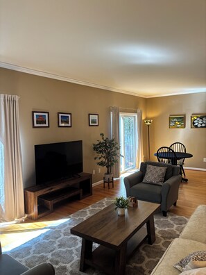 TV, books, stereo, offices