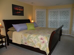 3 bedrooms, desk, iron/ironing board, free WiFi