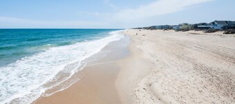 Nur wenige Schritte zum Strand! Boot / Trailer freundlicher Bereich.