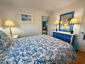 2 bedrooms, iron/ironing board, WiFi, bed sheets - Semi-Oceanfront Nags Head in-between two beach accesses. Quick walk to the ocean (Nags Head)