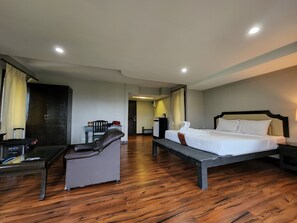 Habitación estándar doble, 1 cama doble | Escritorio, cortinas opacas, wifi gratis y ropa de cama