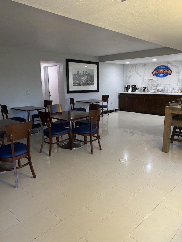 Café da manhã continental grátis todos os dias