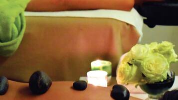 Sauna, hot tub, steam room, body treatments, aromatherapy