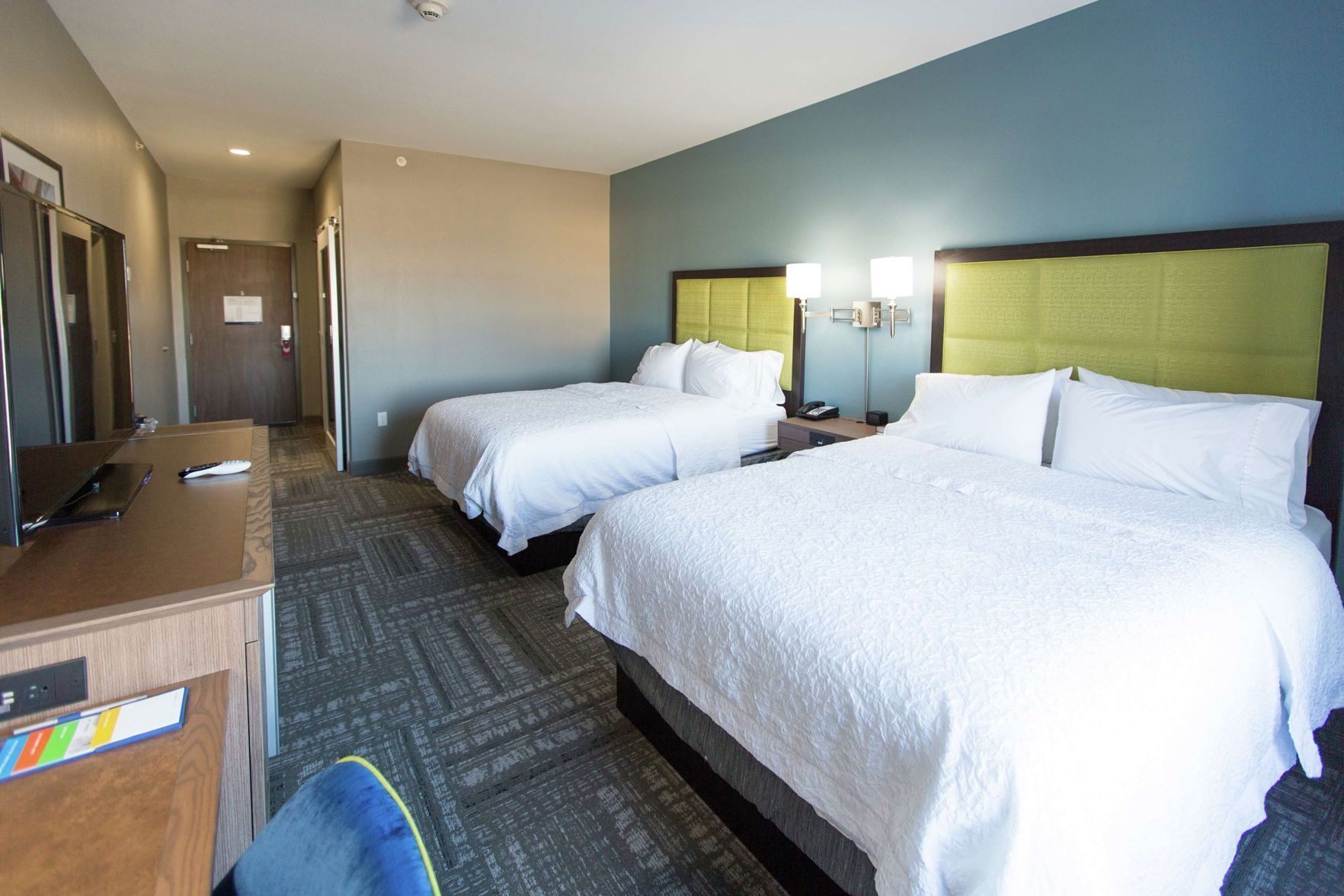 Premium bedding, in-room safe, desk, blackout drapes
