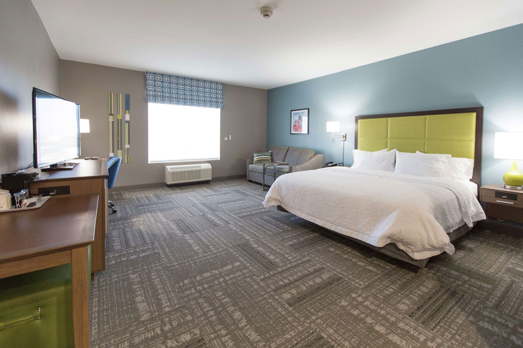 Premium bedding, in-room safe, desk, blackout drapes