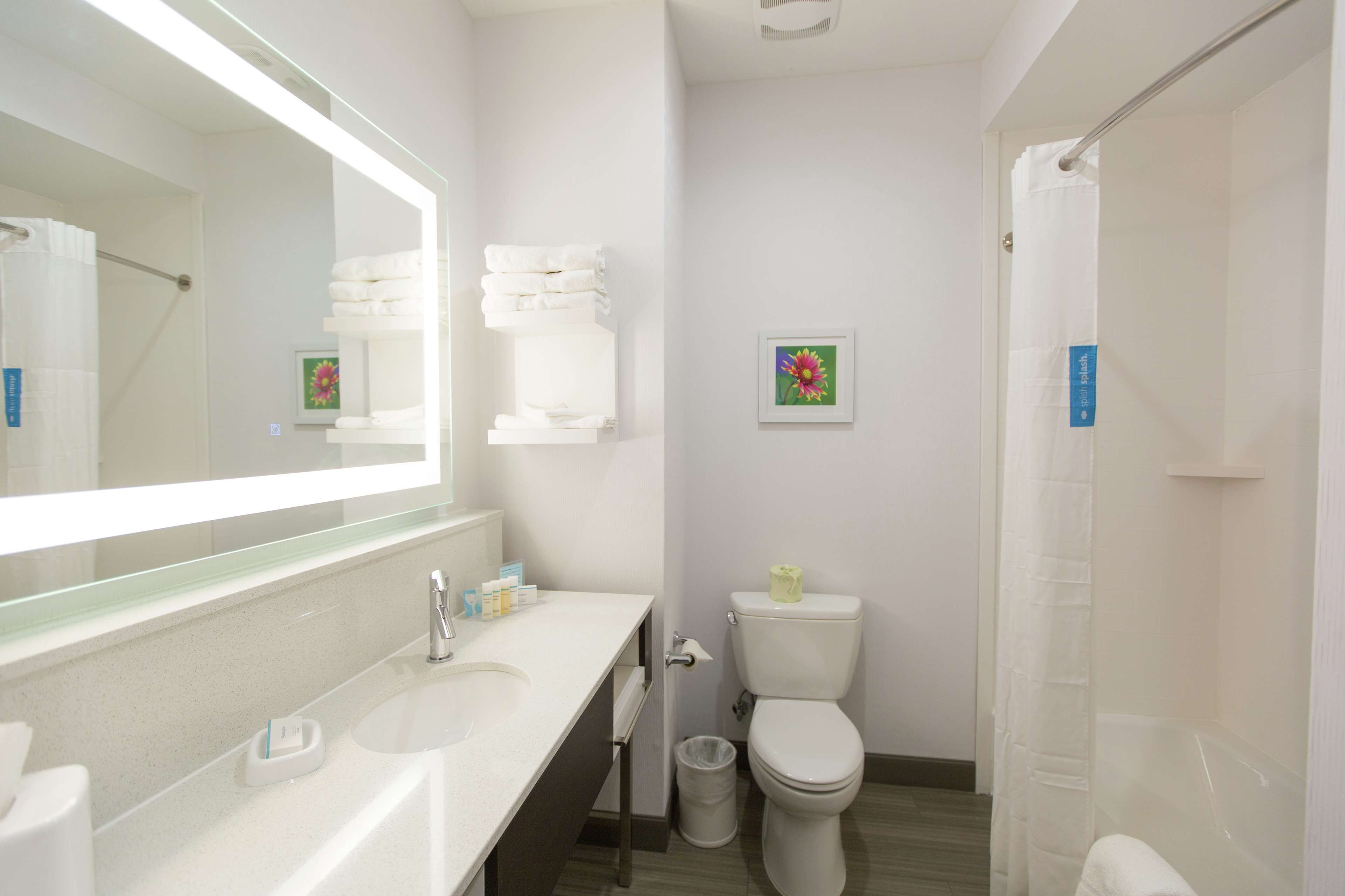 free toiletries, hair dryer