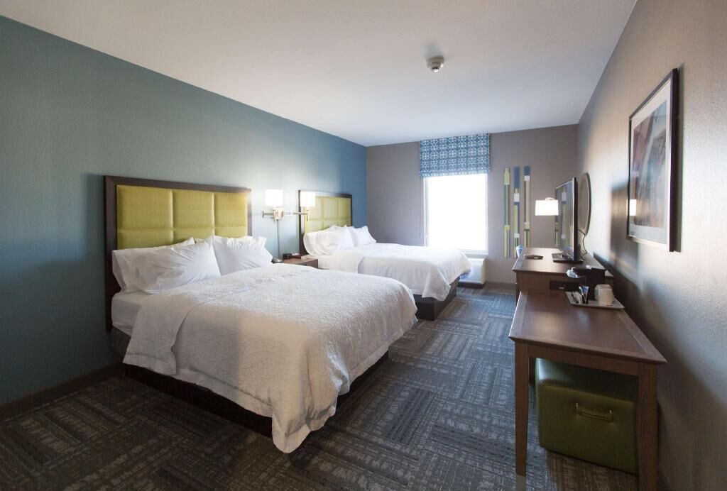 Premium bedding, in-room safe, desk, blackout drapes