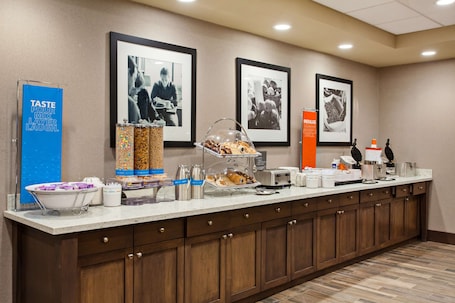 Free daily continental breakfast. Hampton Inn & Suites Leavenworth