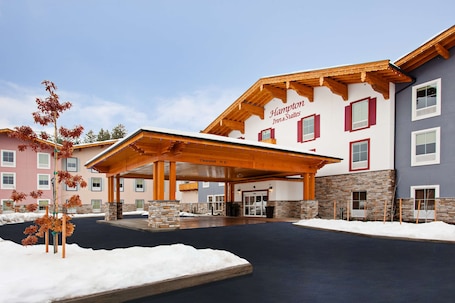 Exterior. Hampton Inn & Suites Leavenworth