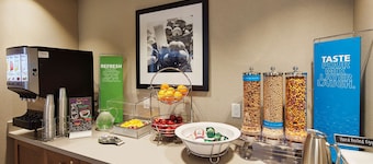 Hampton Inn & Suites Sacramento at Csus
