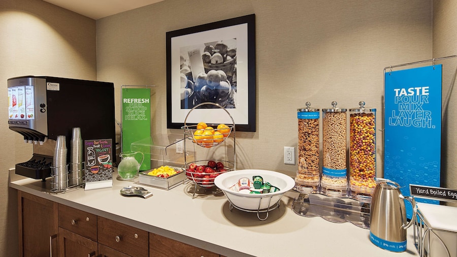 Hampton Inn & Suites Sacramento at Csus