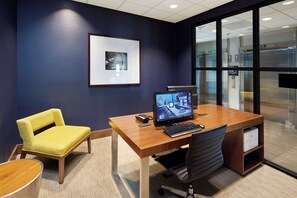 Business center - Hampton Inn & Suites Sacramento at Csus (Sacramento)