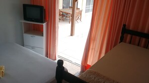 Quadruple Room | Free WiFi, bed sheets - Pousada Jhon Paradouro (Penha)