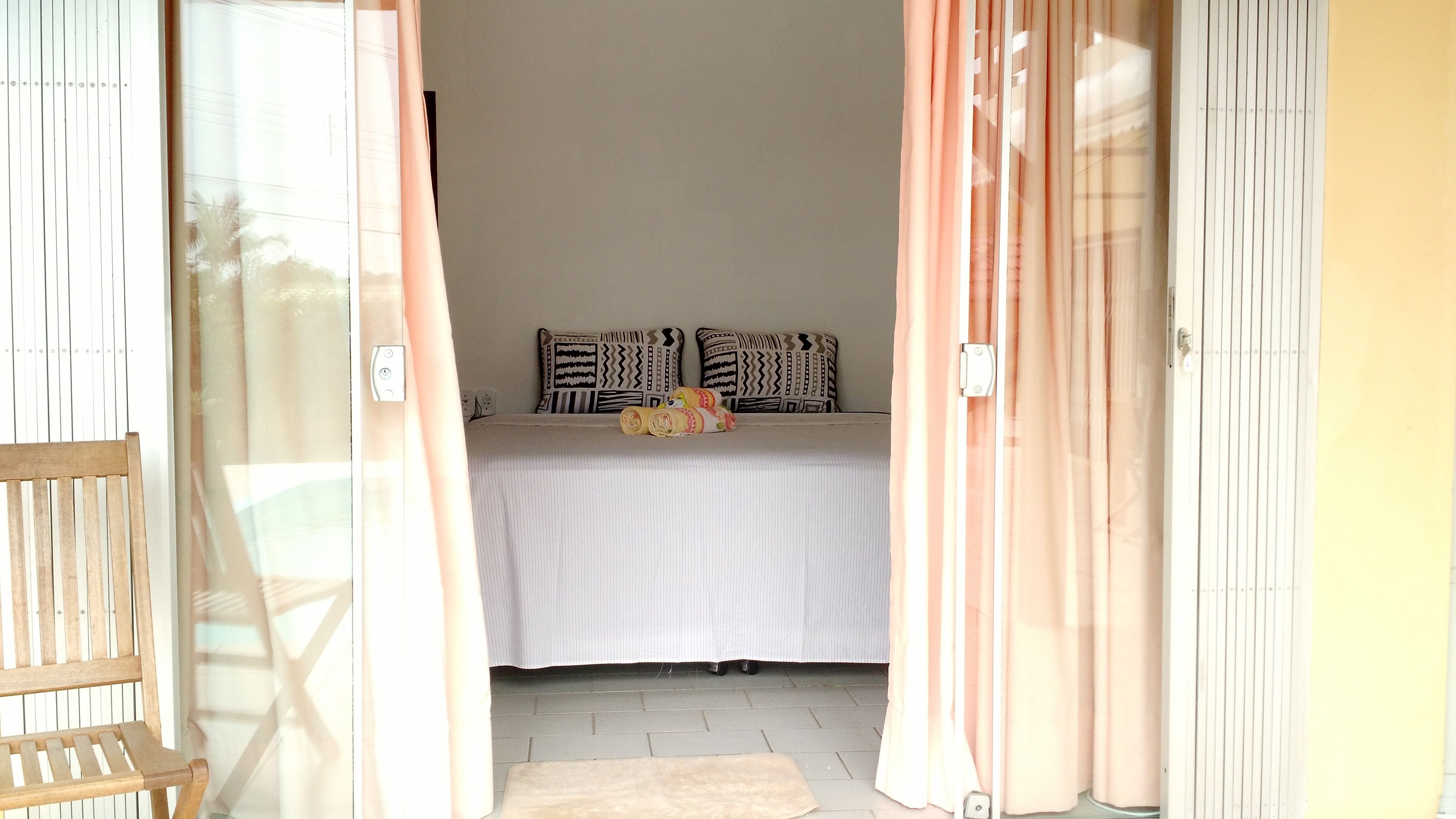 Free WiFi, bed sheets