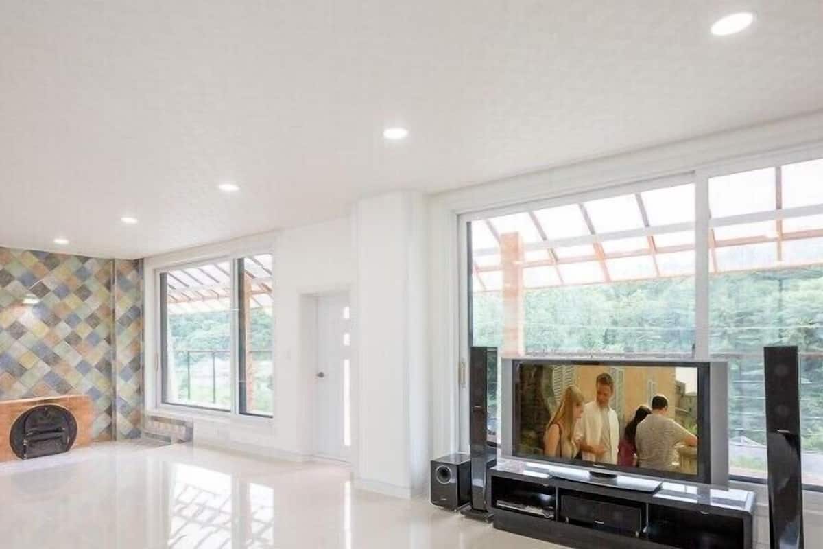 Special A | Living area | Flat-screen TV