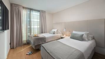 1 habitación, minibar, escritorio y espacio para trabajar con laptop