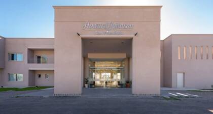 Howard Johnson by Wyndham San Francisco Resort & Conv Center