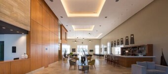 Howard Johnson by Wyndham San Francisco Resort & Conv Center