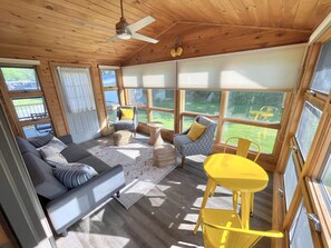 Smart TV - Waterfront - Amazing River View - Newly Renovated (Clayton)