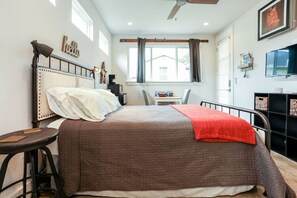 1 chambre, fer et planche à repasser, Wi-Fi gratuit, draps fournis