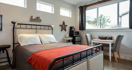 Lower Flat- New, Comfortable, Luxury Room near UT, Downtown & Bars&Restaurants