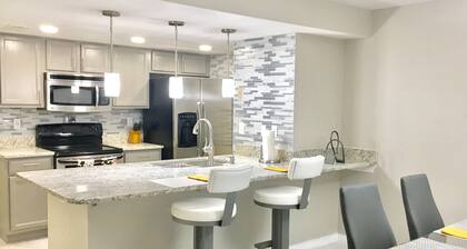 JUST REMODELED!! 3BR/2BR Chic Villa Near Disney UNIT A