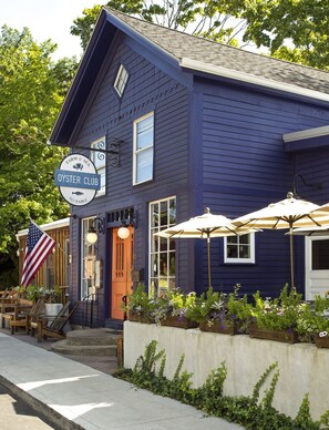 Exterior - Romantic Guesthouse in Historic Downtown Waterfront District! (Mystic)
