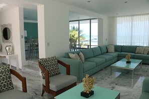 Smart-TV, videospill, bordtennis og bøker