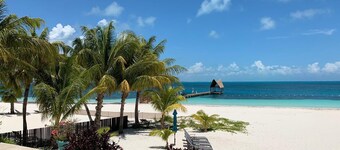 Exclusive & Safe Location: Turquoise Sea w/ White Sand Beach NO SEAWEED