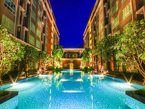 Outdoor pool, free cabanas - dcondo Hyde Chiangrai (Chiang Rai)