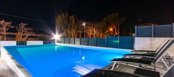 LUJOS VILLA A 100 METROS DE LA PLAYA CASTELLDEFELS-SITGES PISCINA 