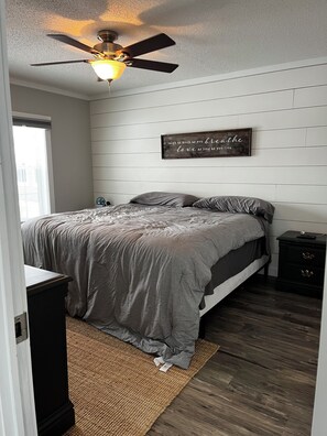 4 bedrooms, travel cot, free WiFi