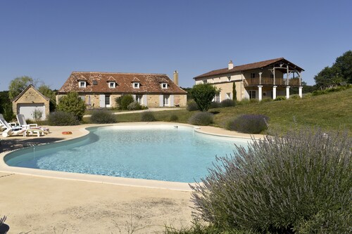 Le Domaine des Ravels,  charme et confort 4 étoiles, calme détente à la campagne