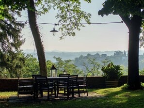 Outdoor dining - Guest House in Monferrato with Wine Tasting (Tagliolo Monferrato)