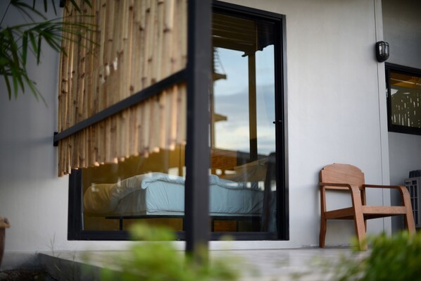 Deluxe Room with Balcony | Terraza o patio