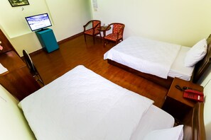 Chambre supérieure avec lits jumeaux | Minibar, bureau, fer et planche à repasser, accès au Wi-Fi (inclus)