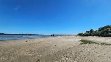 In Strandnähe, Liegestühle