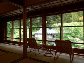 Superior Tatami Room, Pond View, Room name "Matsukaze"