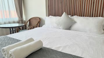 1 habitación, escritorio, cortinas blackout y sistema de insonorización